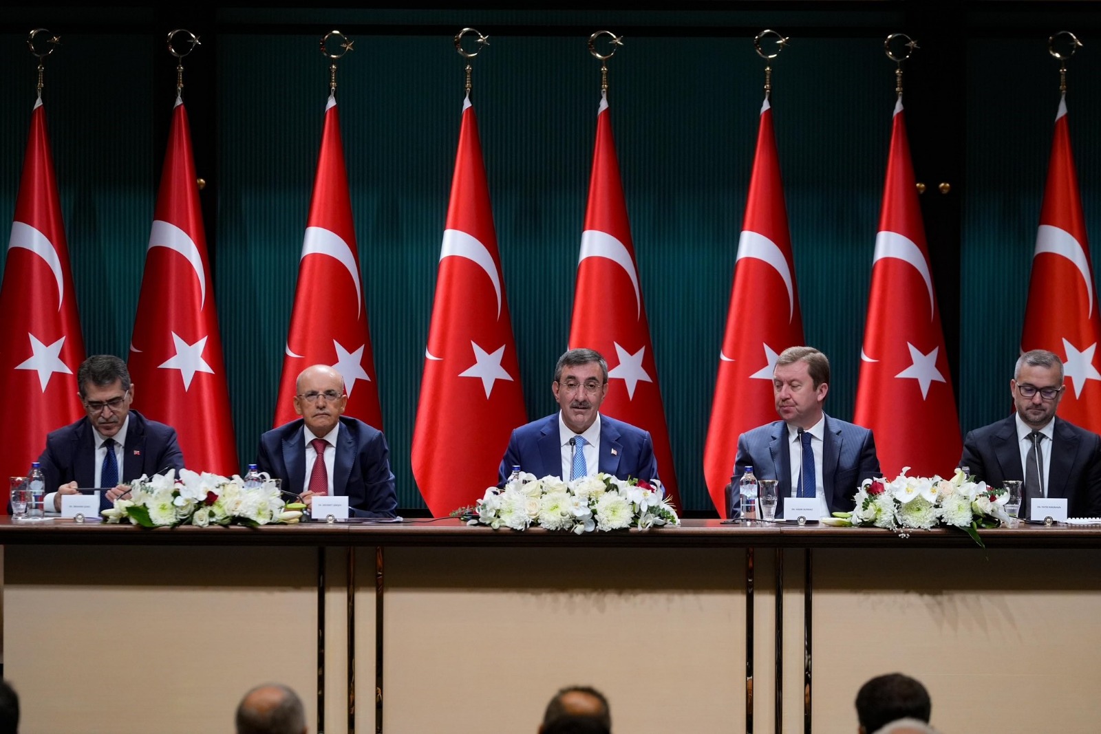 Kamu maliyesinde ciddi tasarruf ve sorumluluk vurgusu