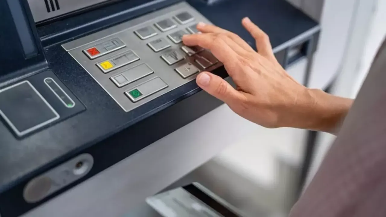 Banka Şubeleri Azalırken Atm Sayısı 55 Bini Aştı!