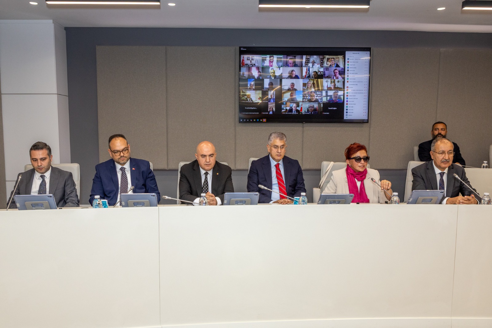 İlk yönetim kurulu toplantısı ve gündemdeki maddeler