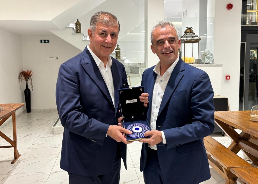 Dostluk, Müzik ve dansla pekiştirildi