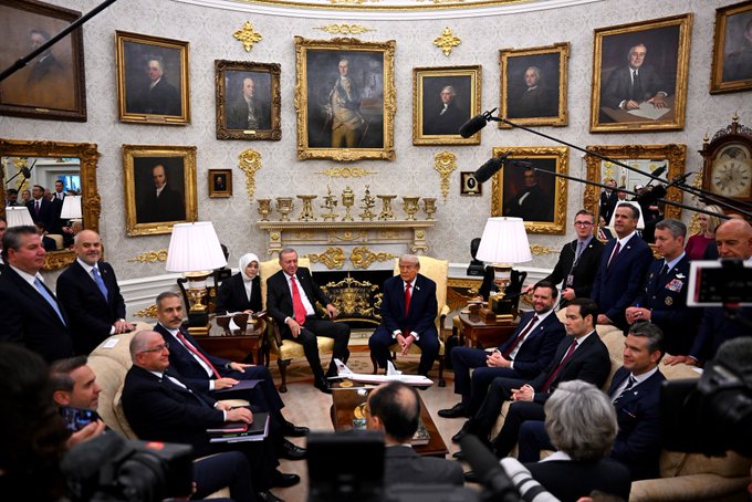 Gözler Beyaz Saray'daki zirvedeydi