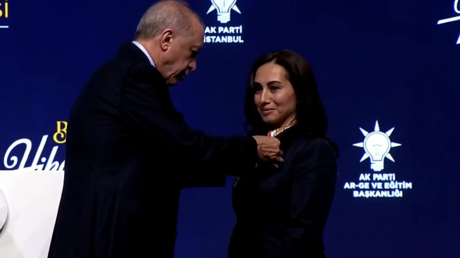 Beykoz Belediyesi Başkan Vekili Özlem Vural Gürzel De Akp'ye Katıld