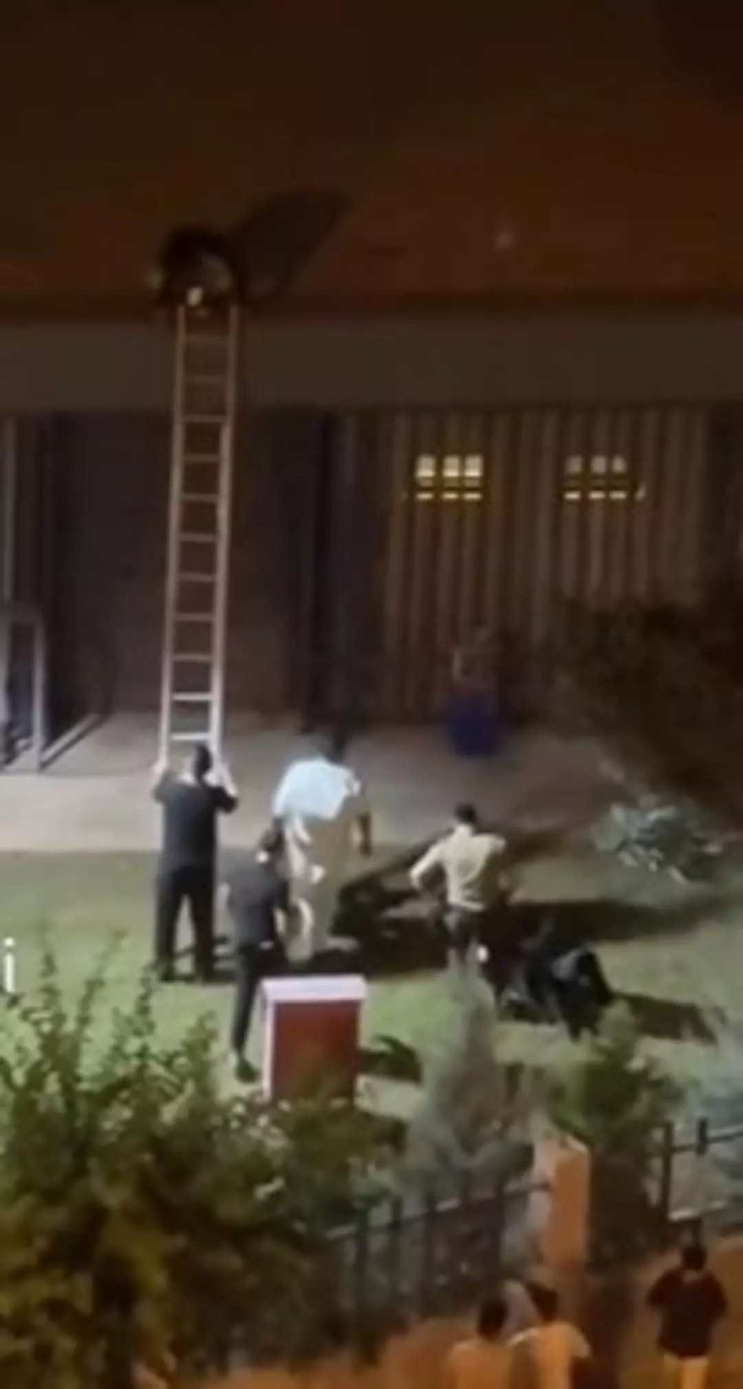 Yere yığılan genç fenalaştı