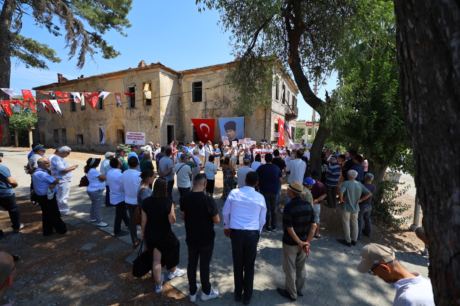 Çamlik Atatürk Evi̇ Basin Açikmalasi (5)