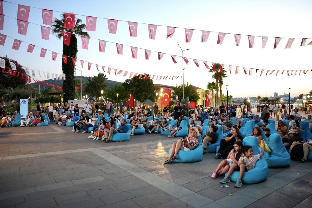 Festival coşkusu milli gururla birleşiyor