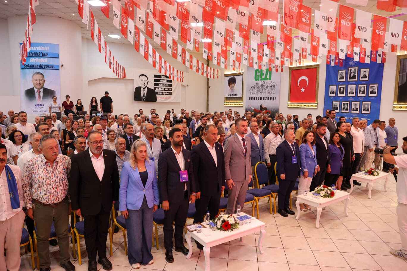 CHP'de Çağdaş Kaya güven tazeledi