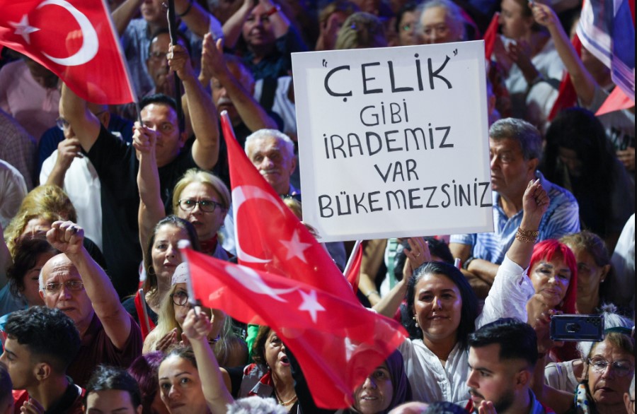 CHP mitingleri tam gaz