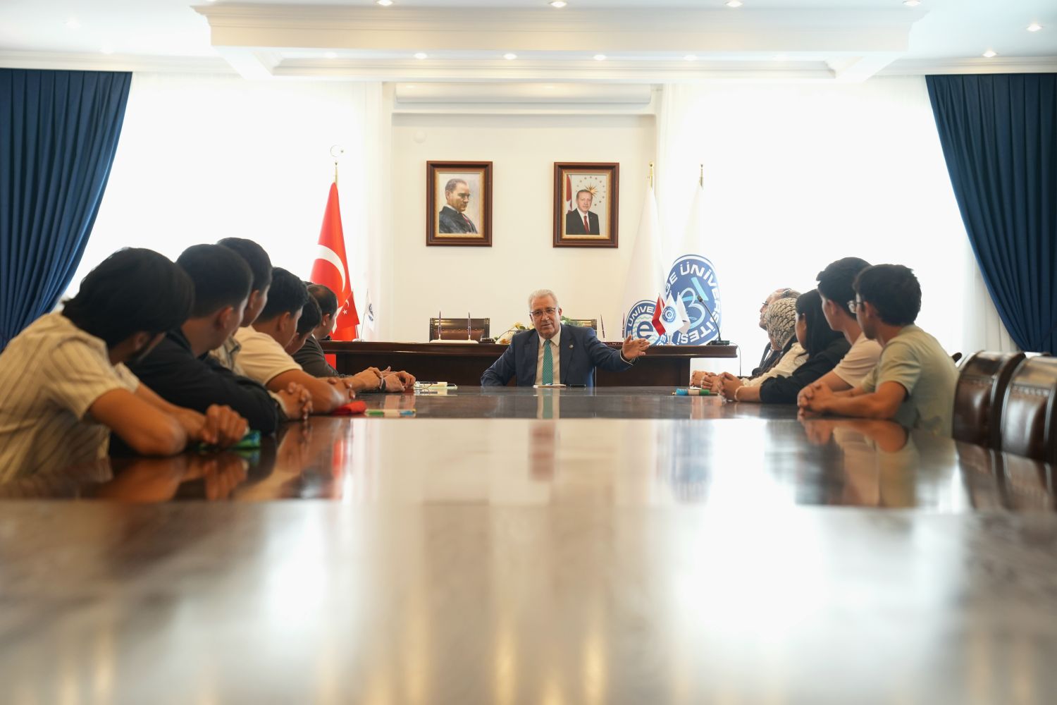 Çift Diploma Programı Ile Eü’ye Gelen Özbek Öğrenciler Rektör Prof. Dr. Budak’ı Ziyaret Etti (3)