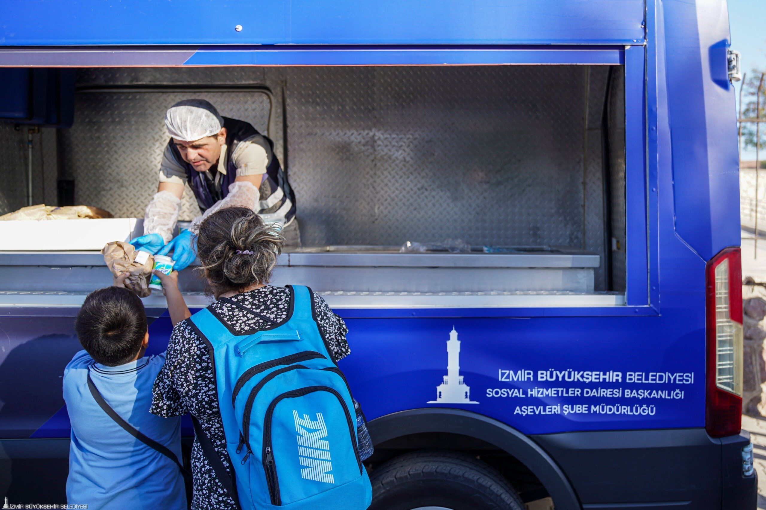 Çocukların ve ailelerin yüzünü güldürüyor