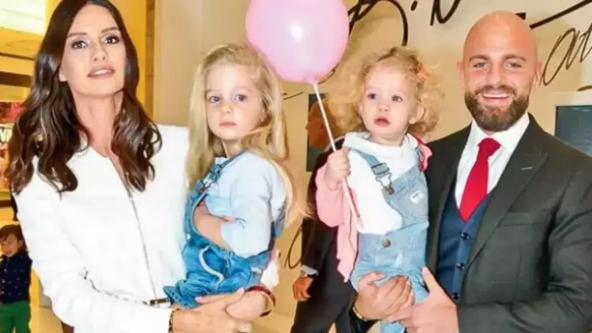 İki kız annesi oldu