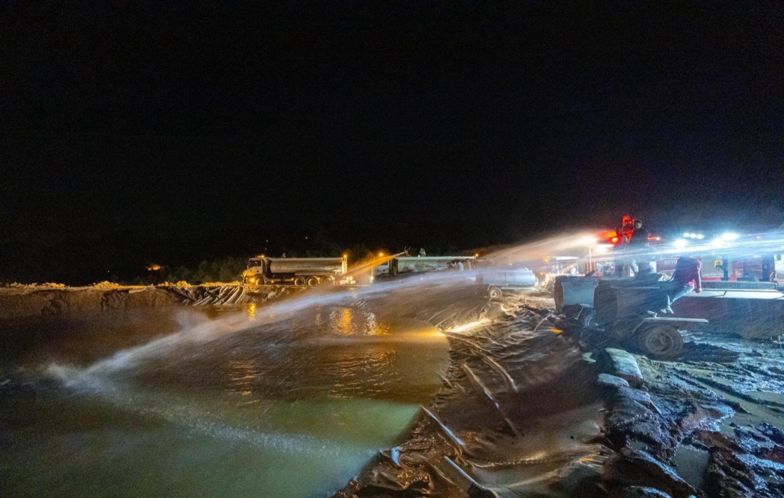 Yangınla mücadelede yeni bir cephe açıldı