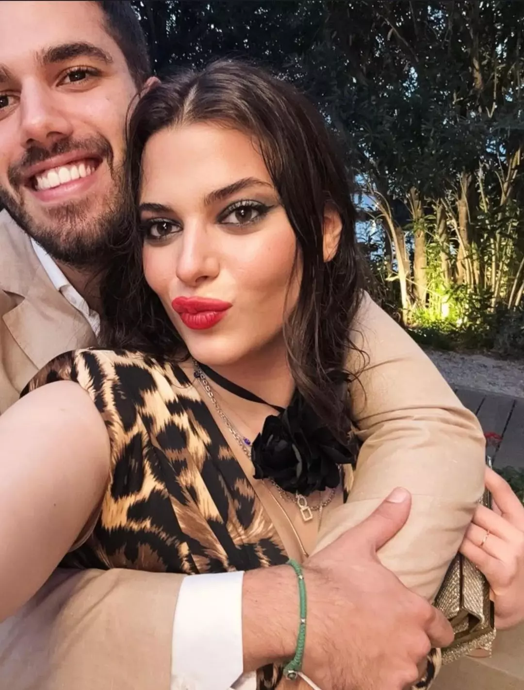 Sevgilisinden dikkat çeken hareket