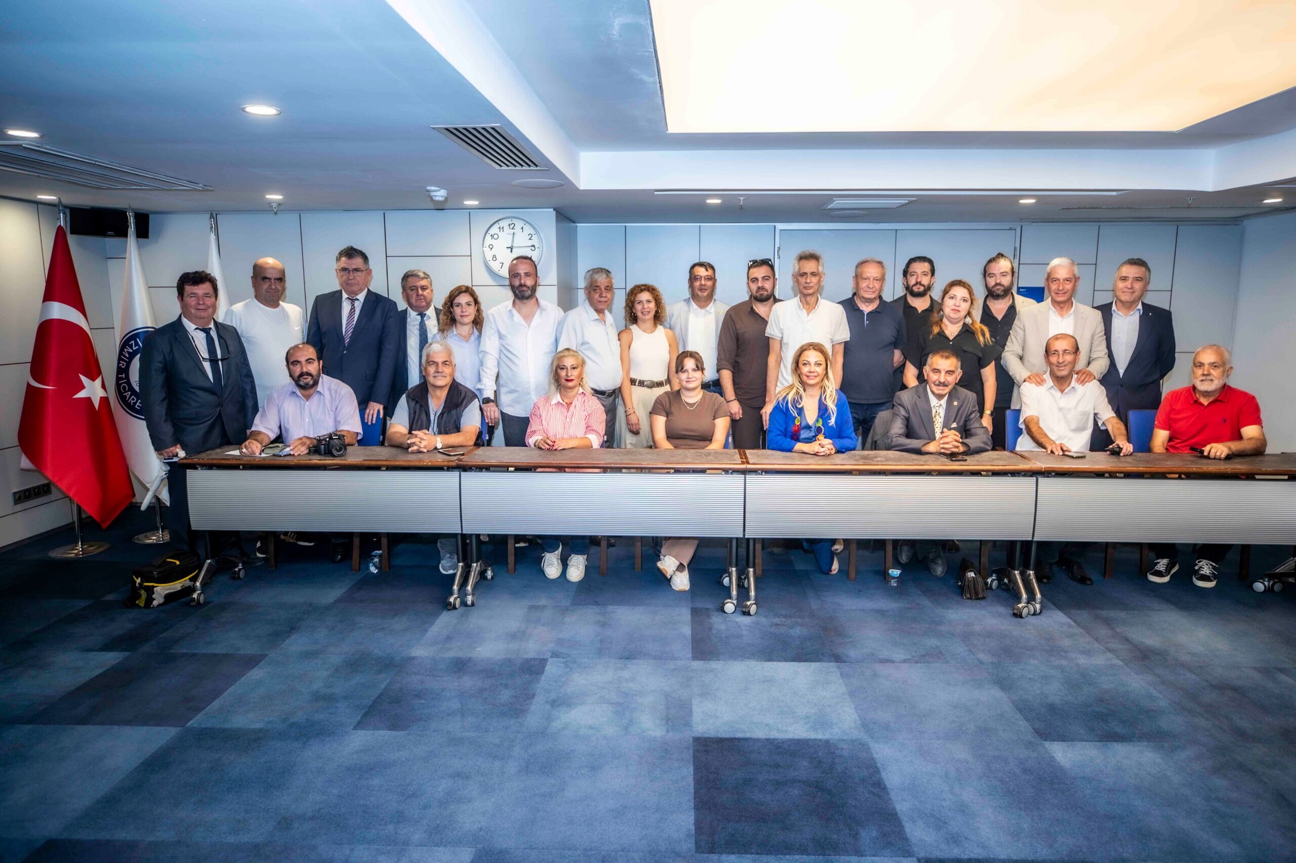 Ege Cemi̇yetleri̇ Bi̇r Araya Geldi̇ (2)