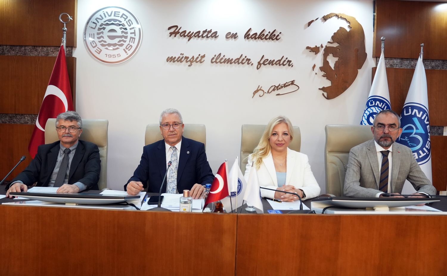 Eü İletişim Fakültesi Akreditasyon Belgelerine Kavuştu (6)