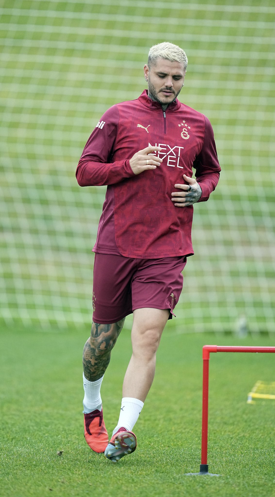 G A L A T A S A R A Y L I V E R P O O L M A C I H A Z I R L I K L A R I 936762 278190