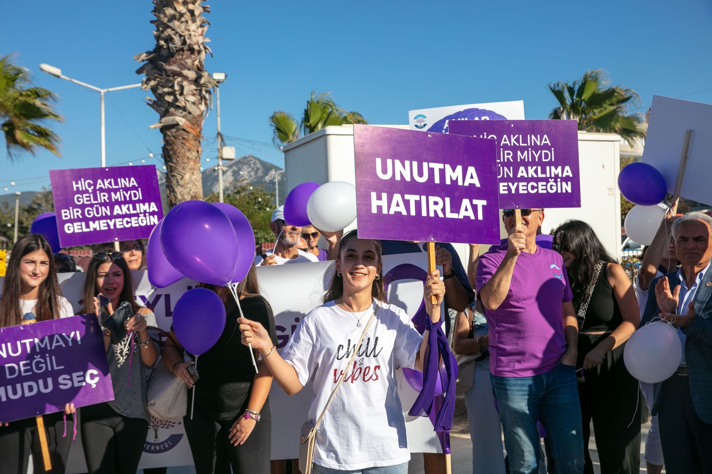 Sembolik mor ışıklandırma