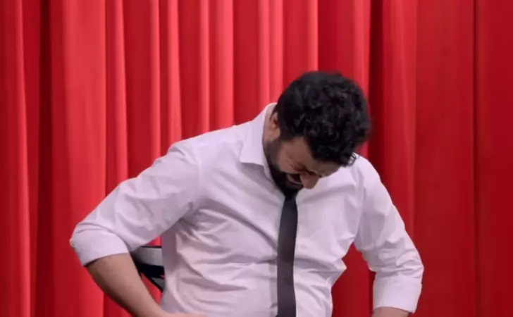 Stüdyoda dekolte diyaloğu