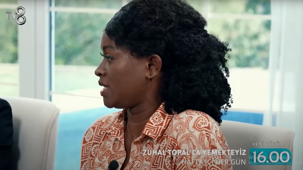 Hadja Mama Yemekteyiz Kim