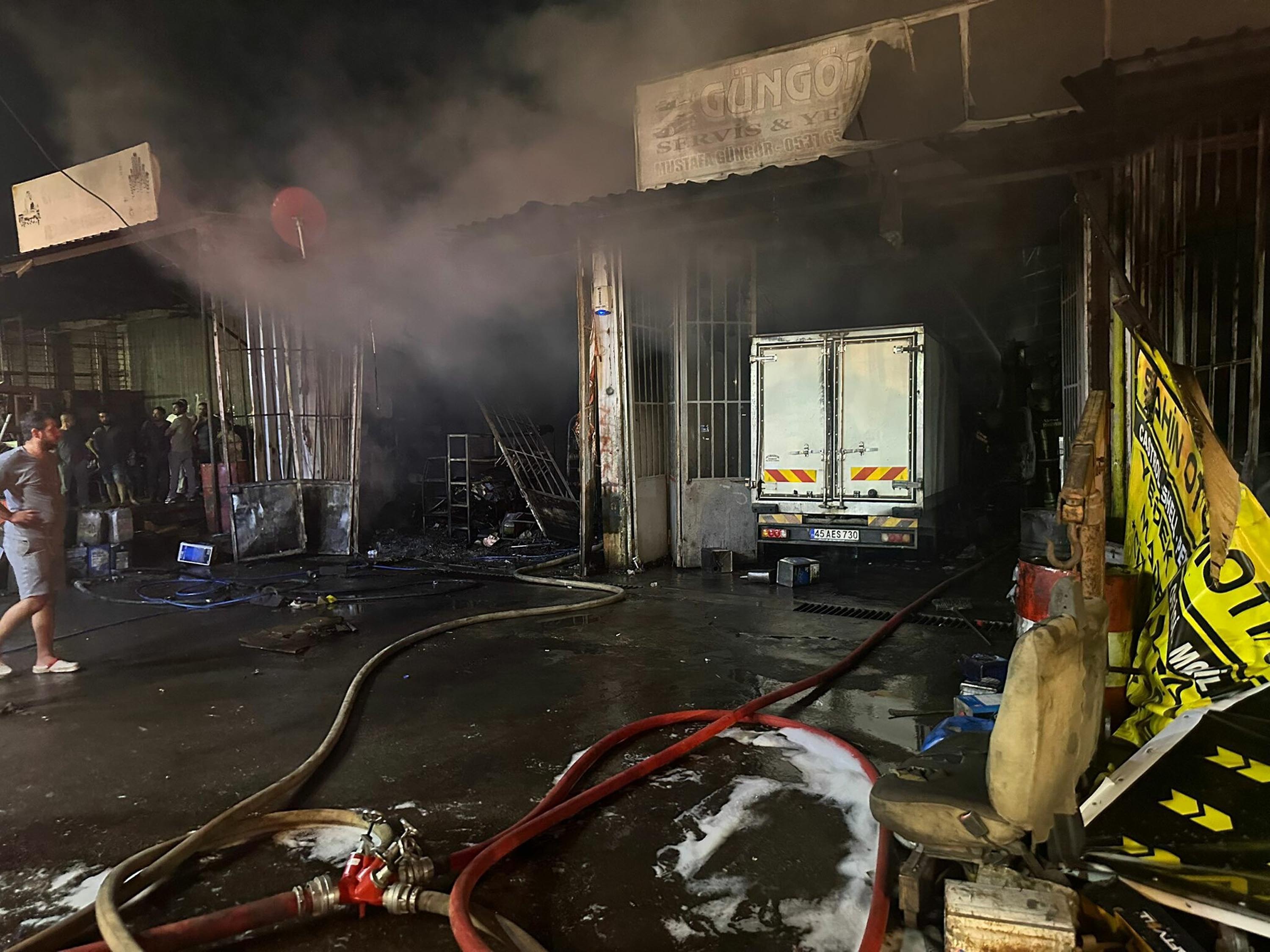 I Z M I R S A N A Y I S I T E S I N D E K I Y A N G I N D A 8 I S 901417 267828