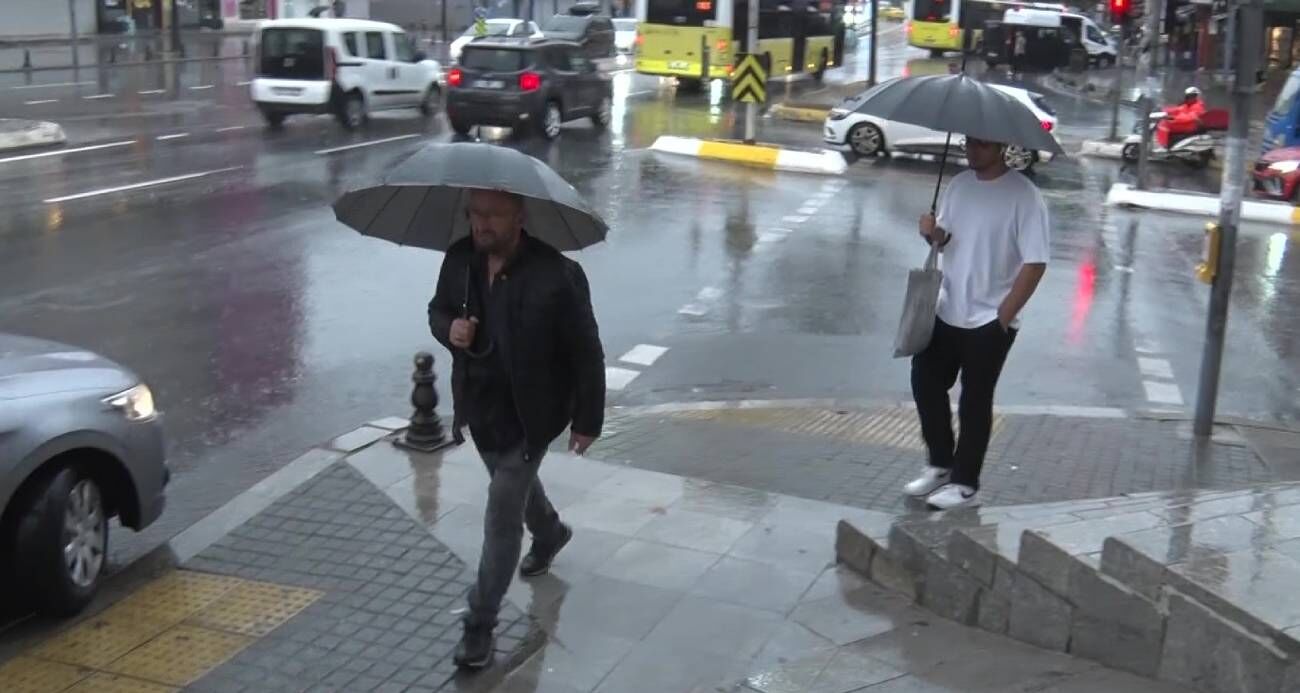 İstanbul’da Sabah Saatlerinde Sağanak Yağış Etkili Oldu