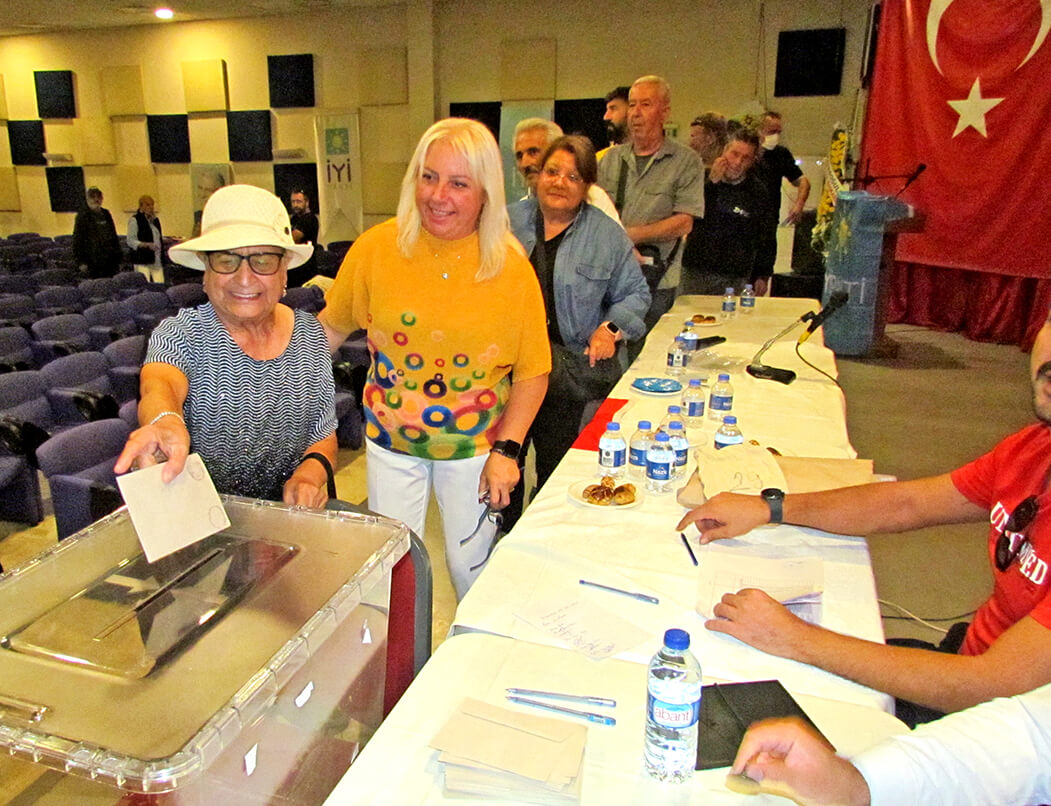 Dervişoğlu'ndan "Yumruklar değil, eller" mesajı