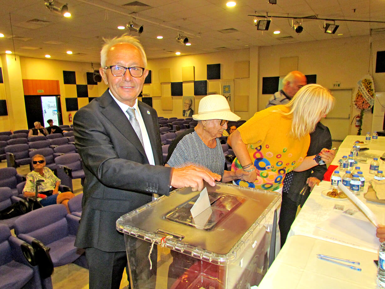 Eski ve yeni başkanlardan mesajlar