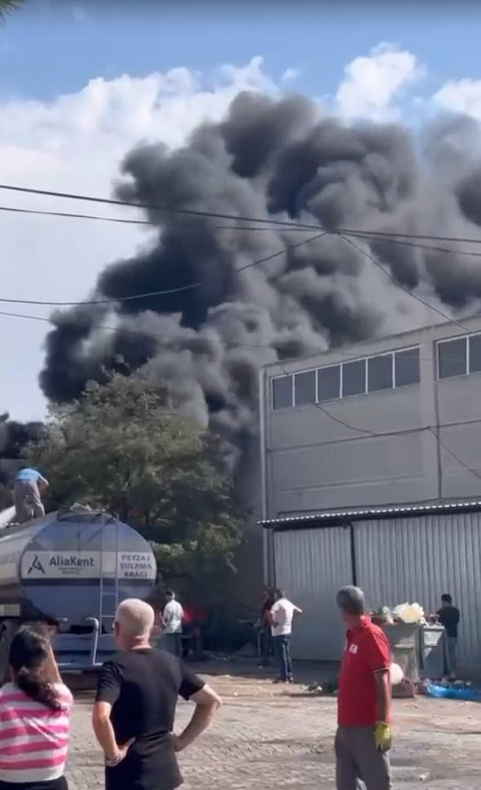 Yangının büyüklüğü bölgede endişe yarattı