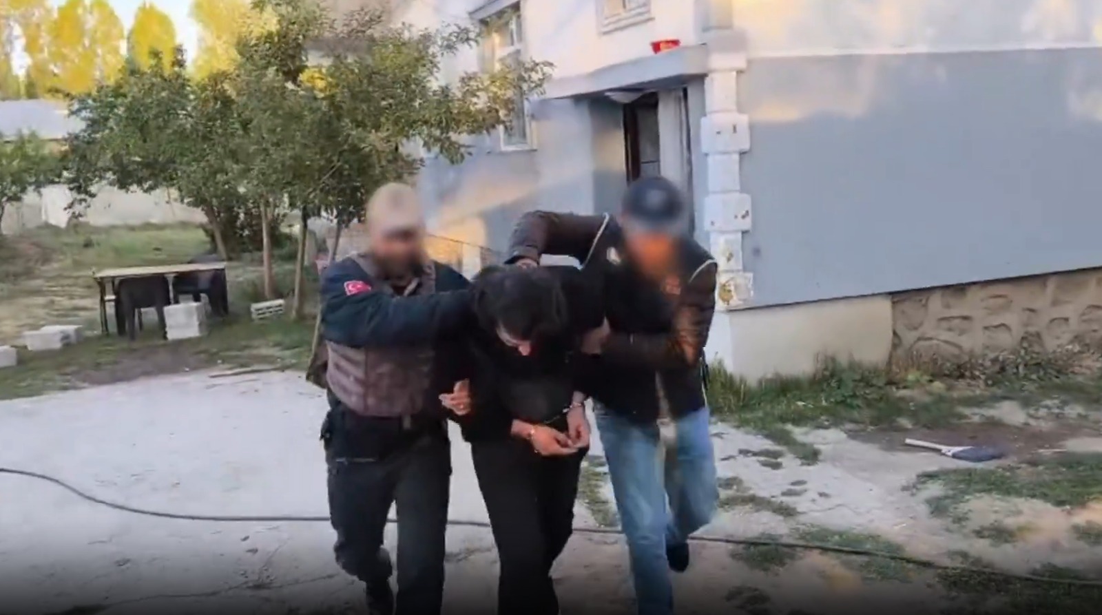 İzmir dahil 39 ilde eş zamanlı operasyon