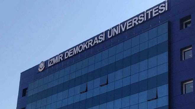 Izmir Demokrasi Universitesi-6