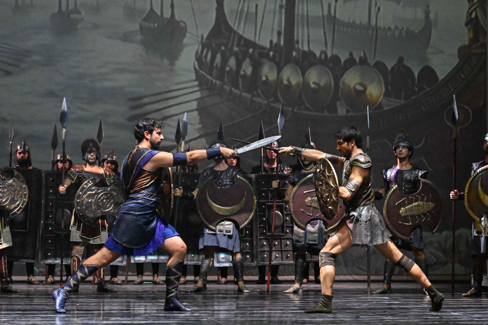 Başrollerde deneyimli ve genç sanatçılar bir arada