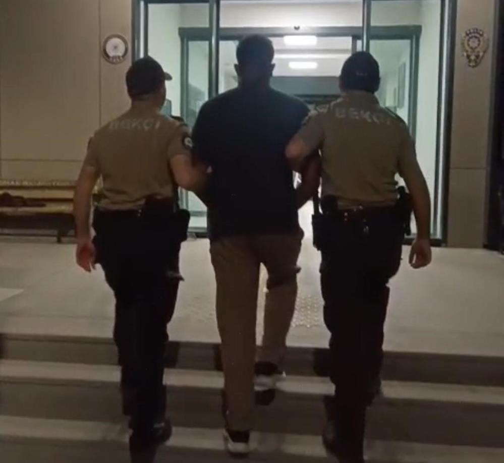 İzmir'de 20 Yıl Hapisle Aranan Firari Yakalandı