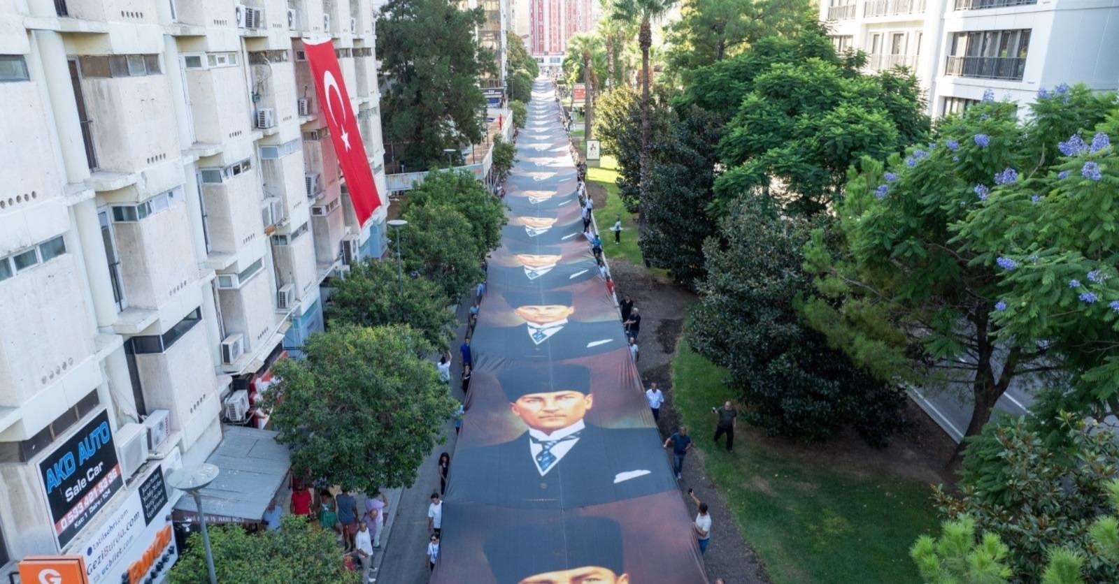 Gökyüzünde muhteşem gösteriler ve Fener Alayı