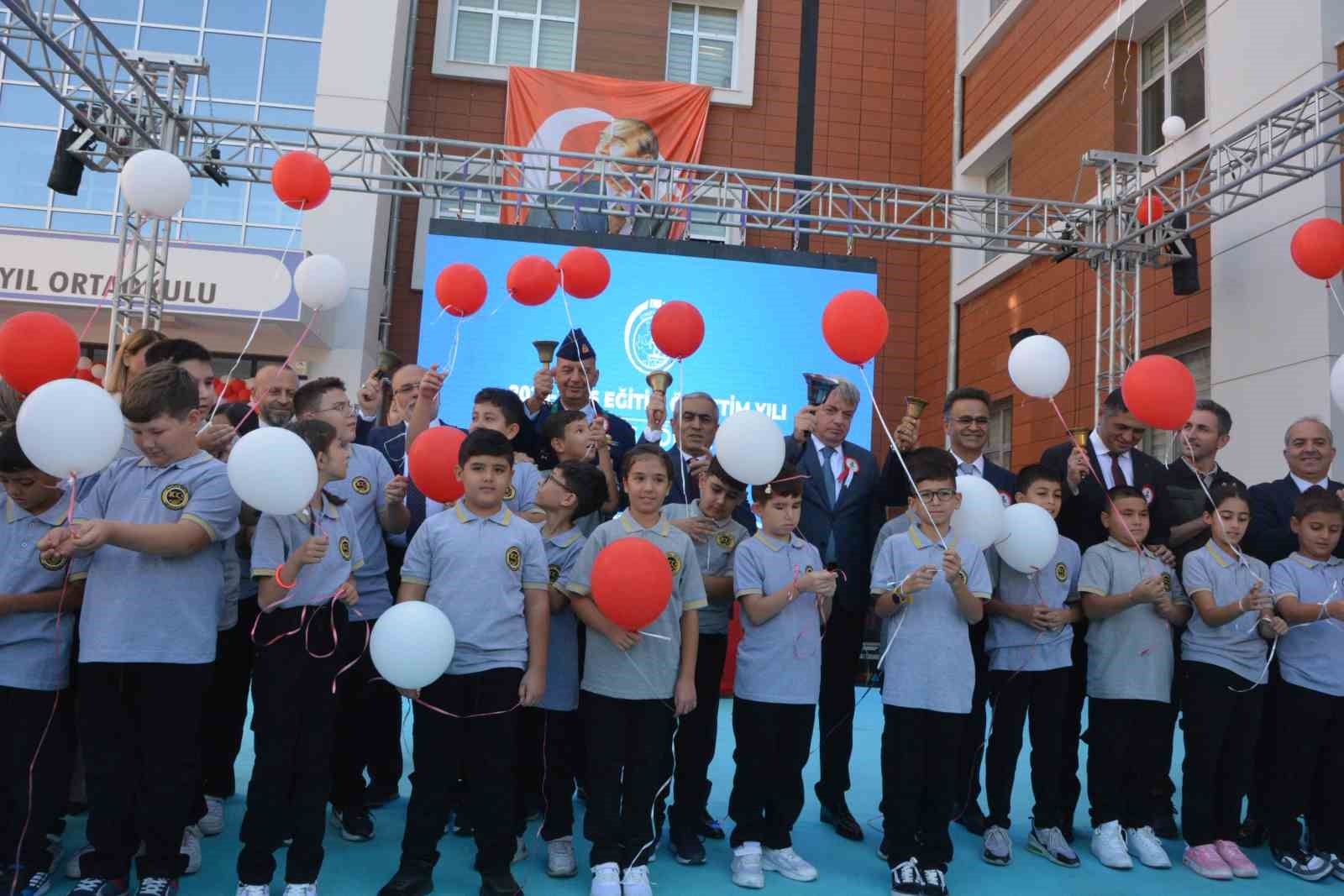 İzmir’de Yeni Eğitim Yılı ’Yeşil Vatanı Korumak’ 1