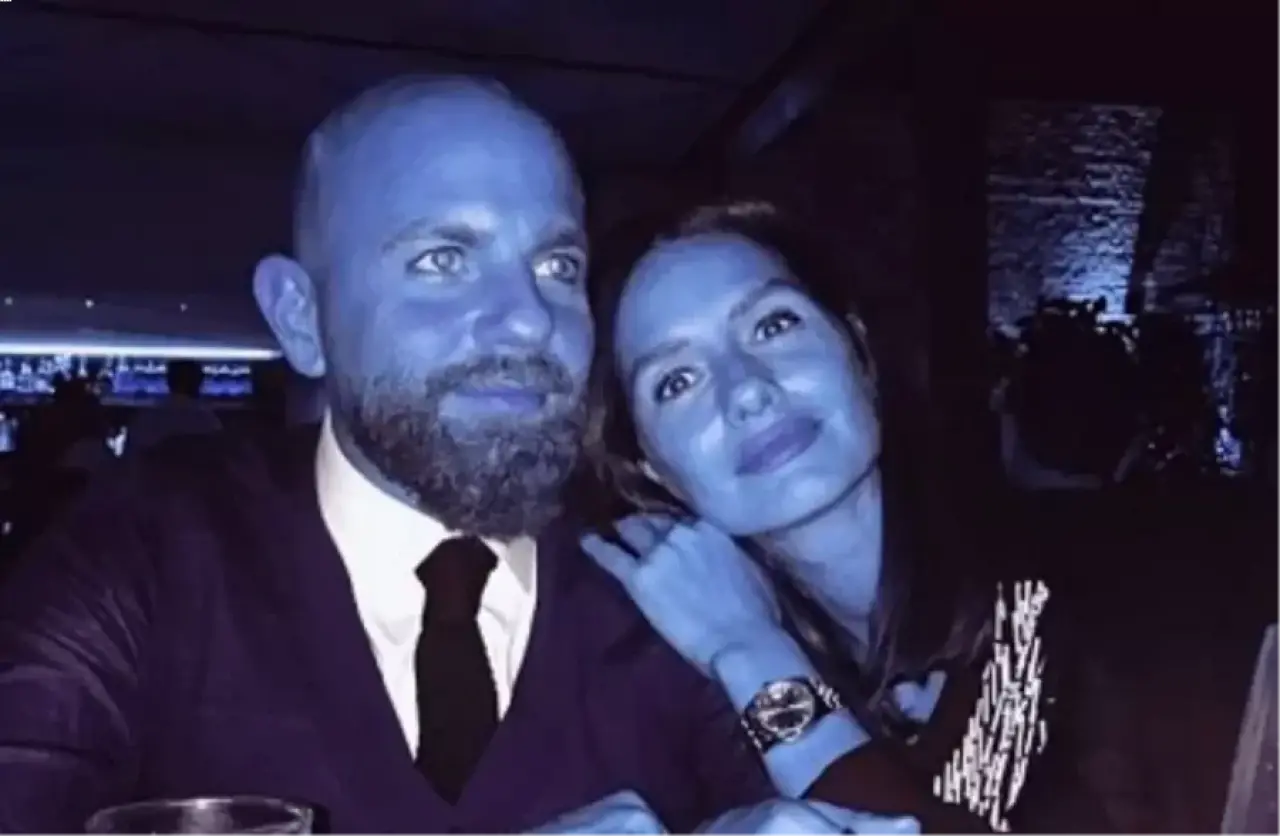 Izzet Ozilhan Kimdir