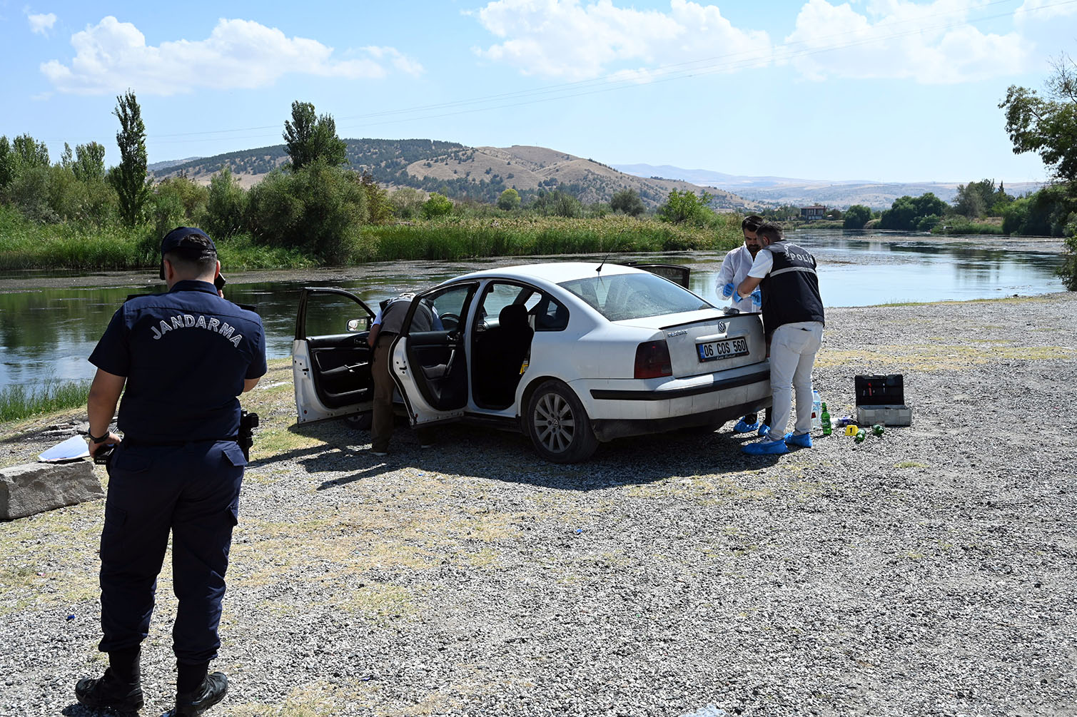 K I Z I L I R M A K A D U S E N A R K A D A S I N I K U R T A R M A K 899042 267131