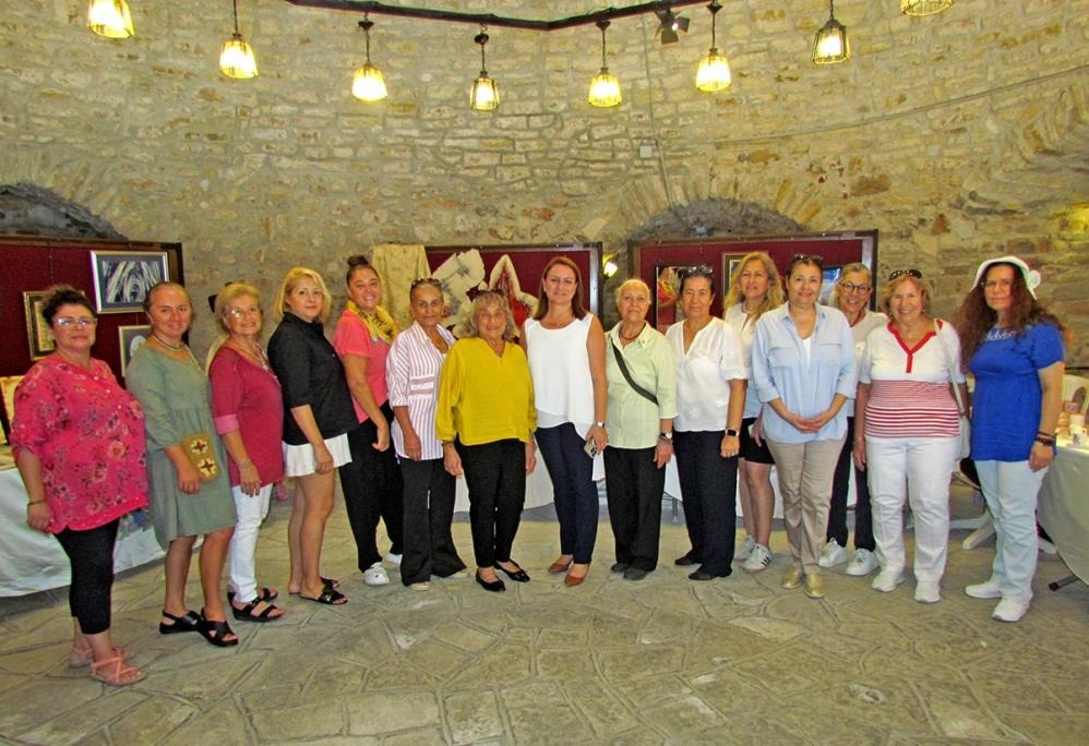 Kadınların El Emeği Çeşme’nin Tarihi Kalesinde Sergileniyor 2