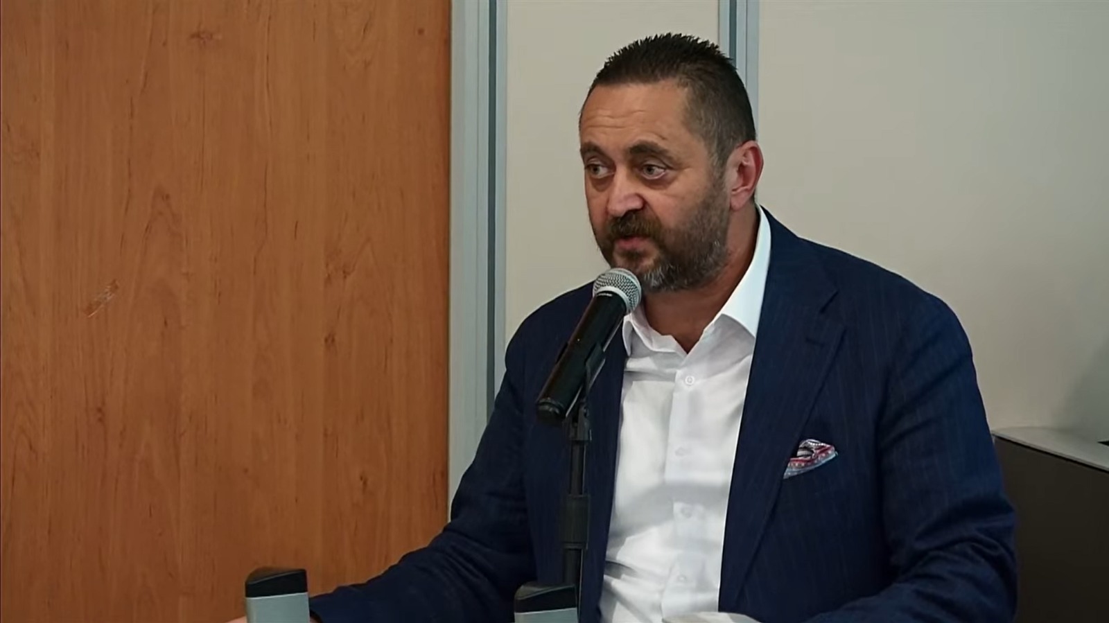 Mecliste karşılıklı salvolar