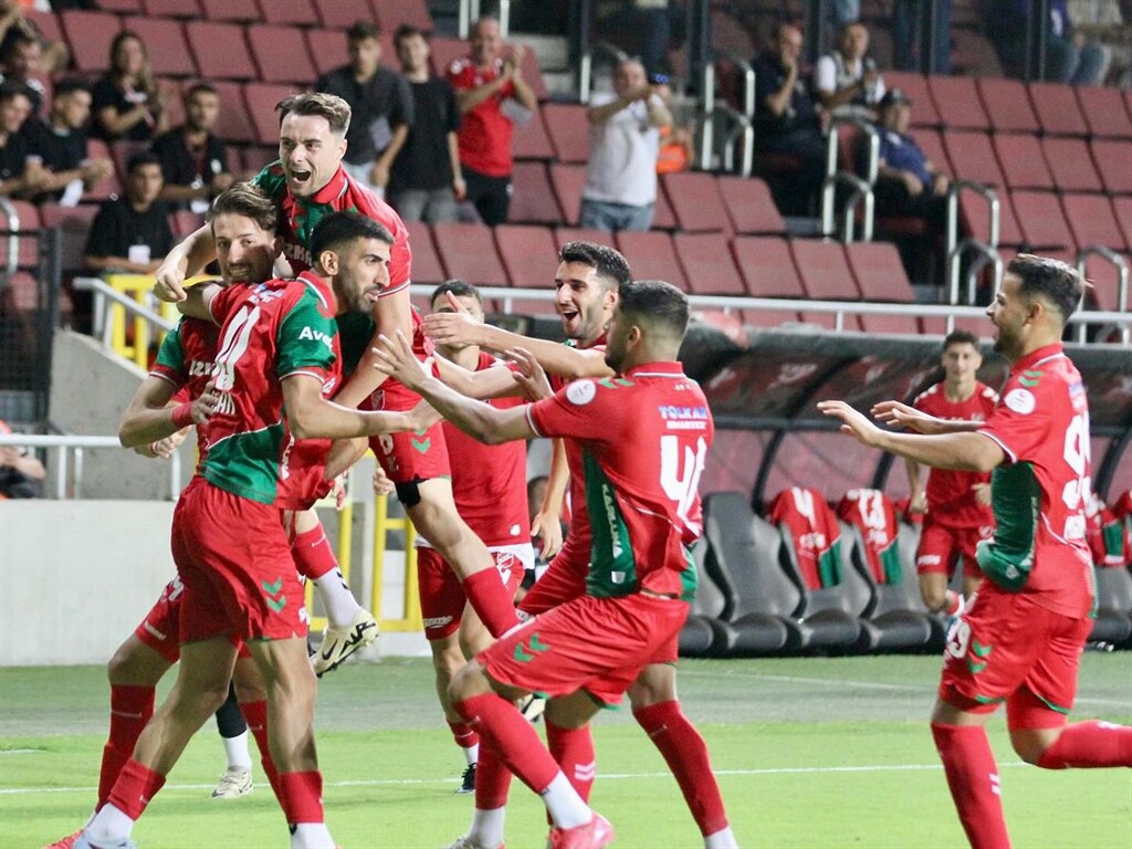 Karşıyaka 4'Te 4 Için Alanya'