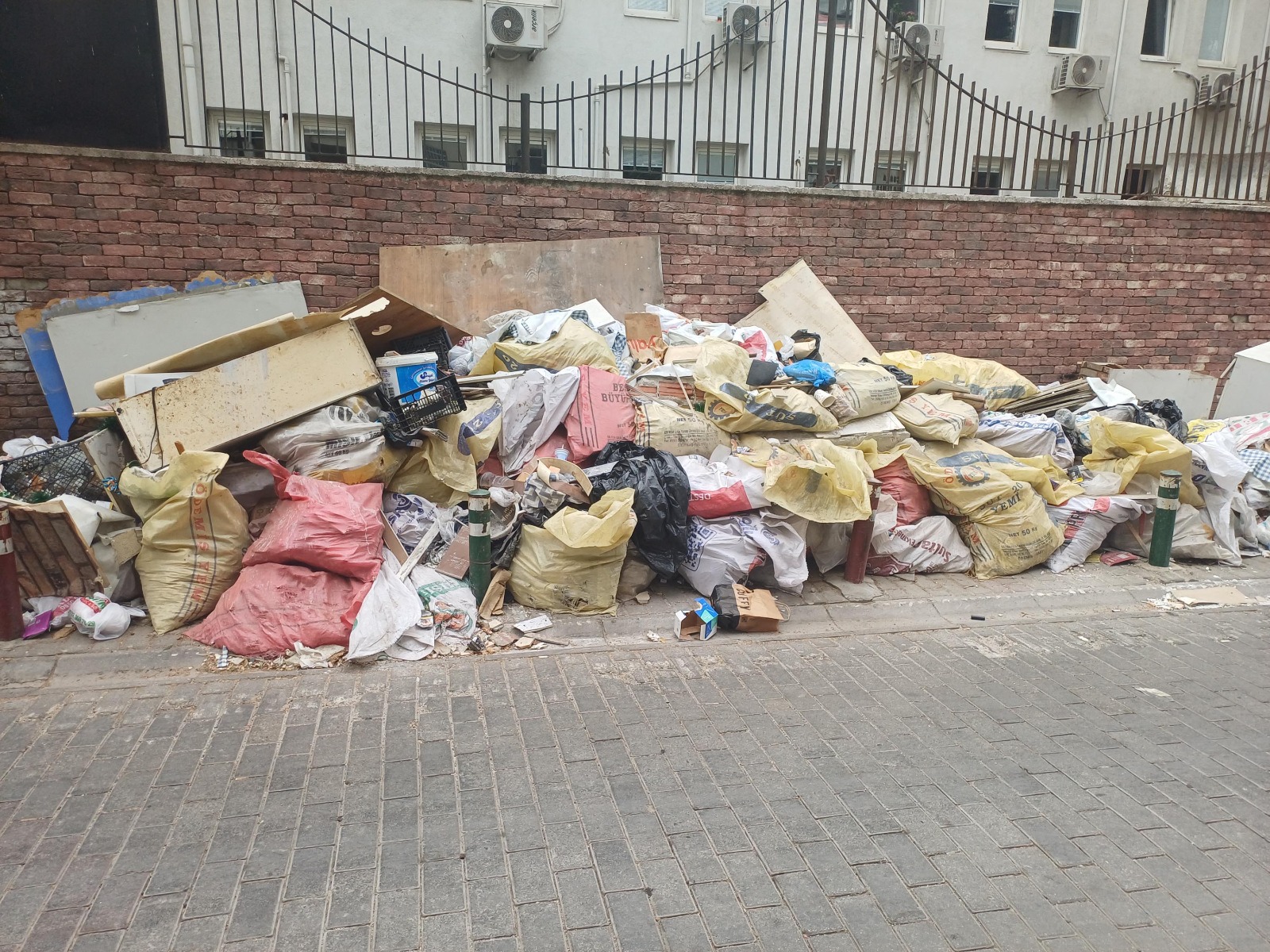 Halktan büyük tepki: "Her yer pislik içinde"