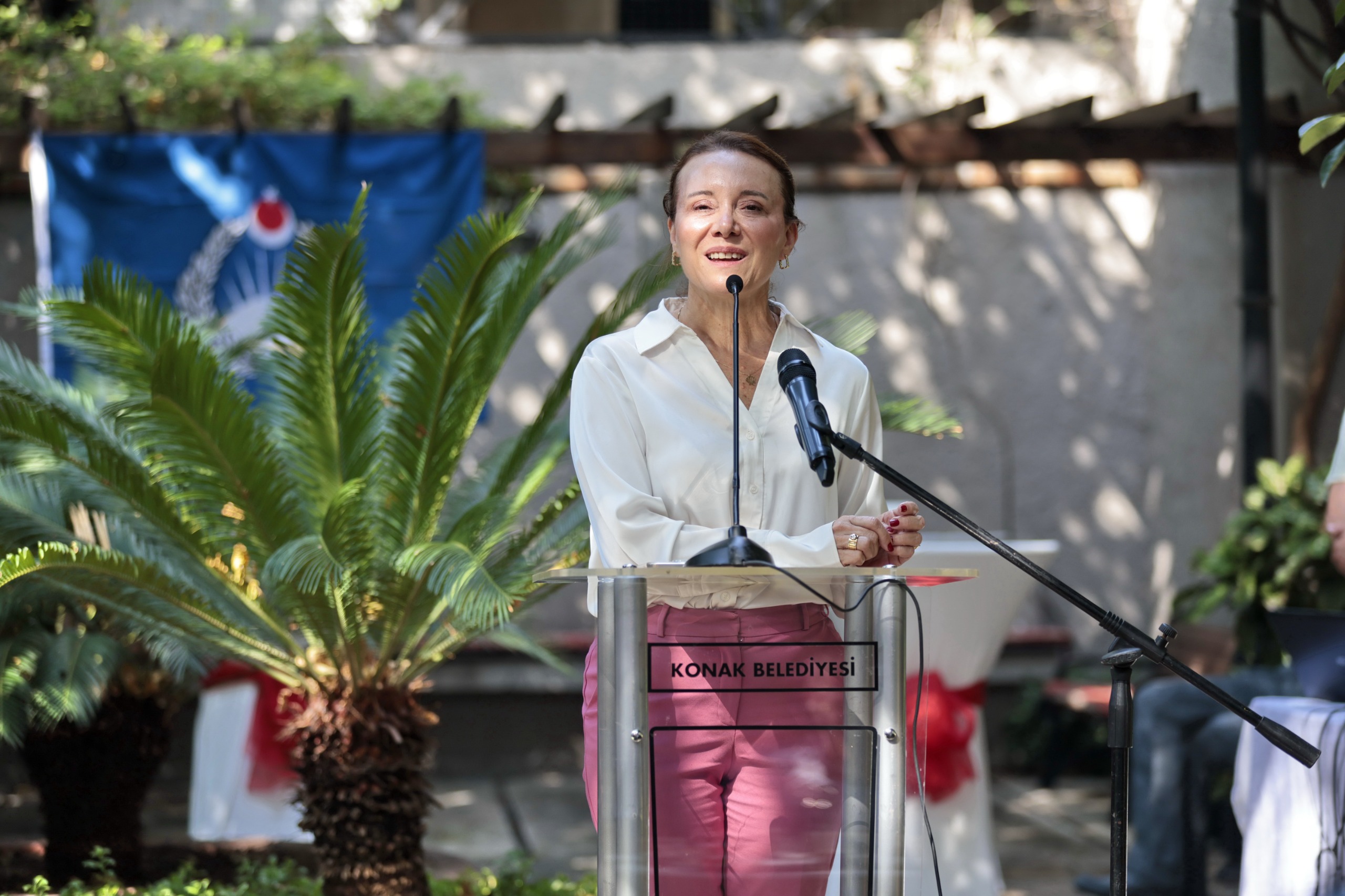 Konak’ta Zabıta Personeline Anlamlı Kutlama (7)