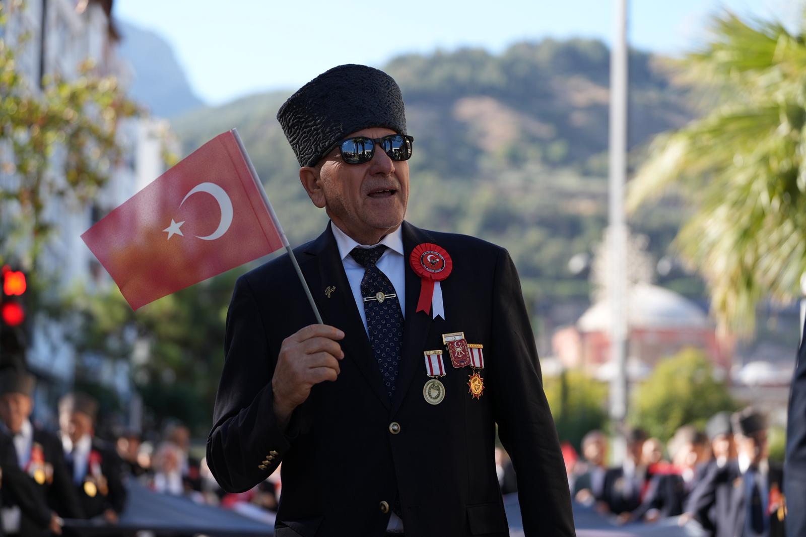 Manisa’da 19 Eylül Gaziler Günü Törenle Kutlandı (5)