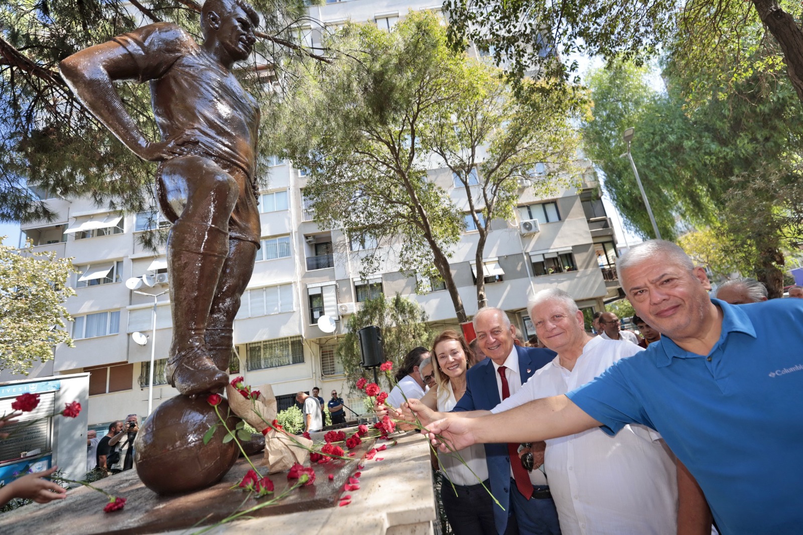 Taçsız Kral Konak’taki Heykeli Önünde Anıldı (4)