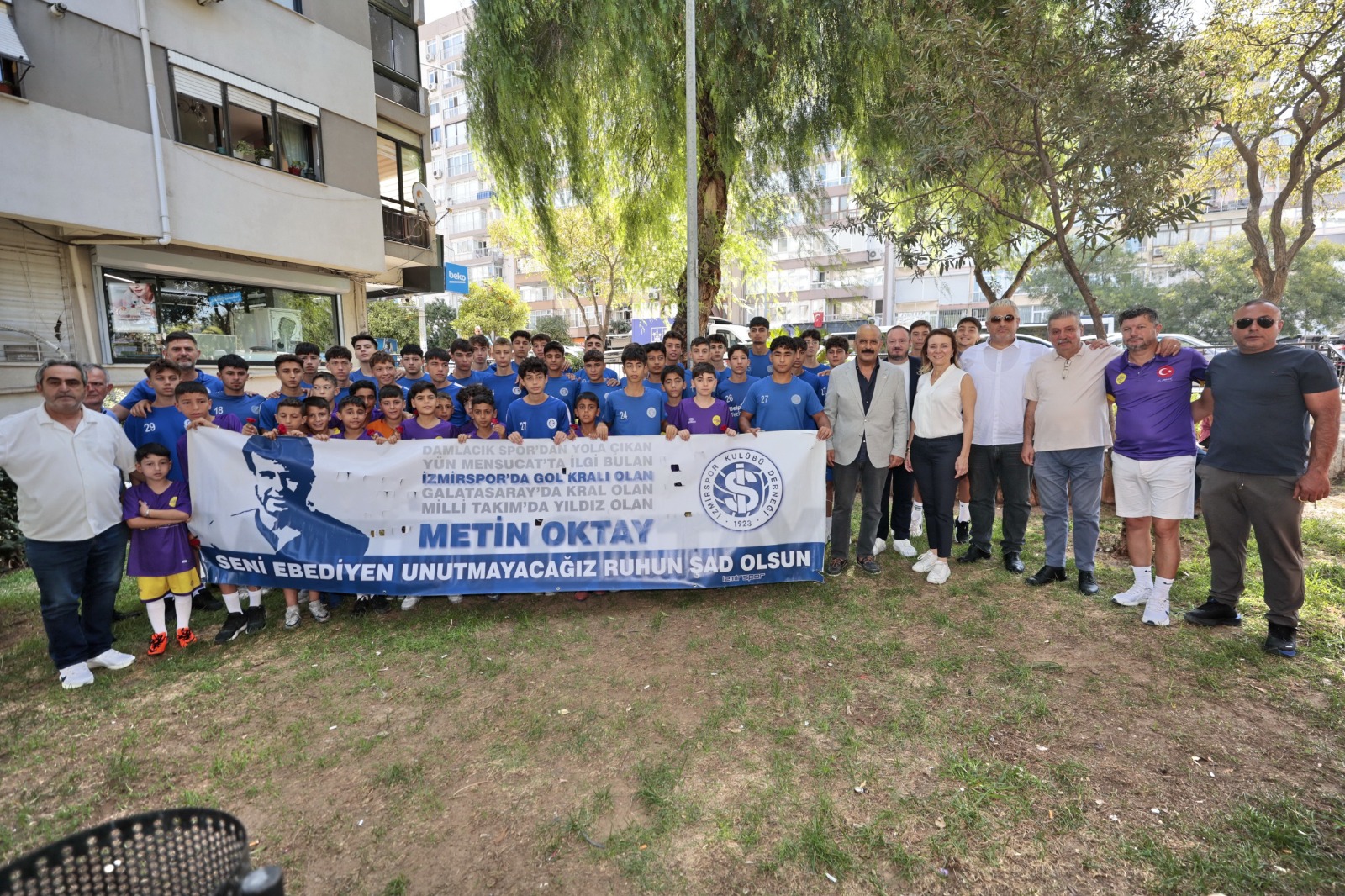 Taçsız Kral Konak’taki Heykeli Önünde Anıldı (7)