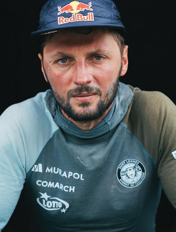 Oksijensiz tırmanış, kesintisiz kayak inişi