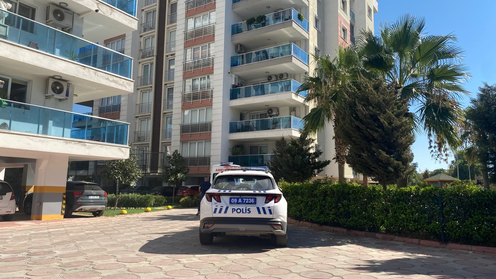 Çalışma arkadaşlarının ihbarıyla kapı açıldı