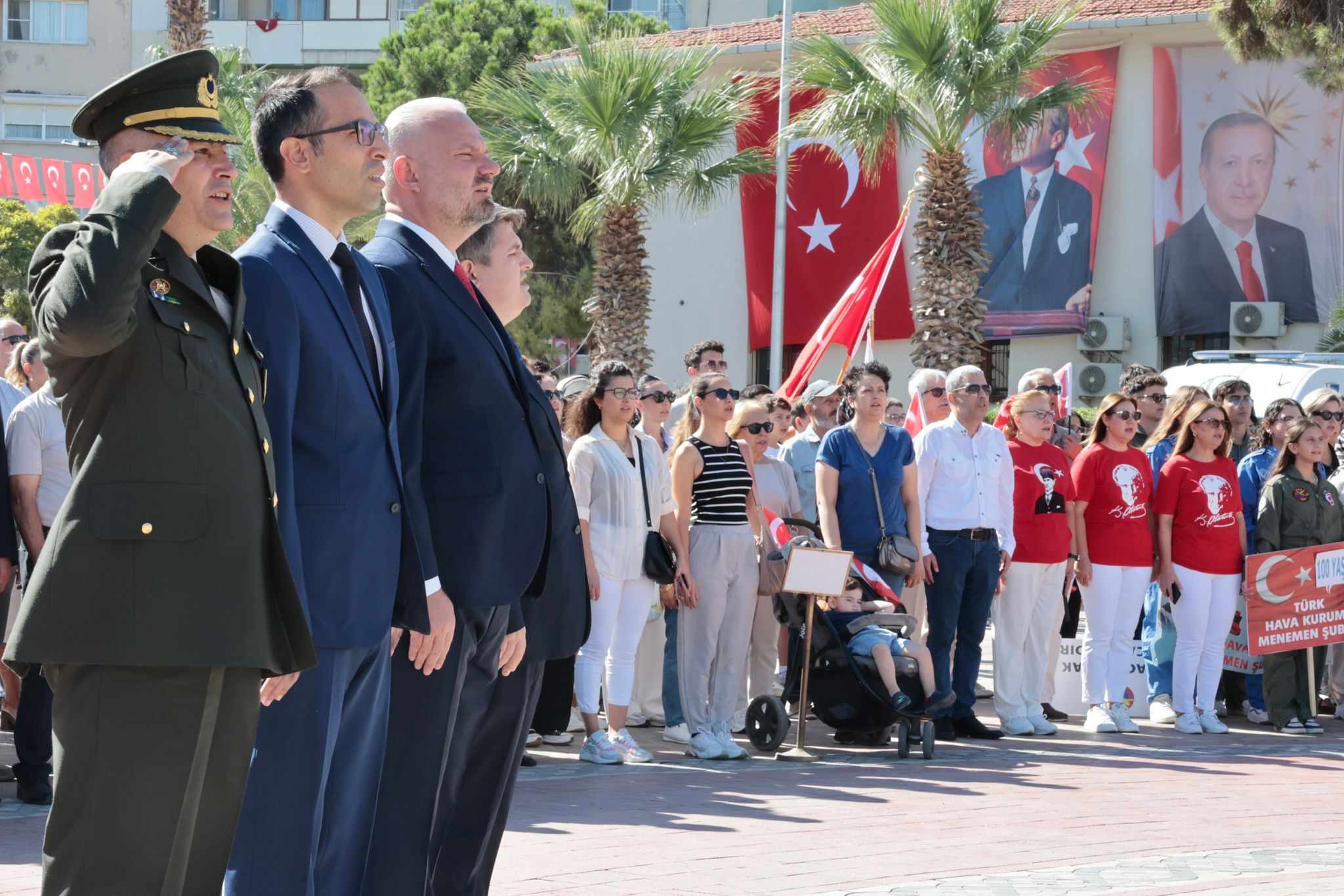 Menemen ve İzmir Cumhuriyetini gururla kutladı