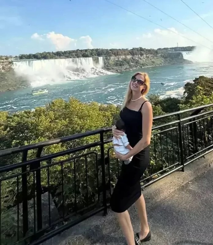 "Tekrar hamileyim ve dördüncü çocuk bekliyoruz"