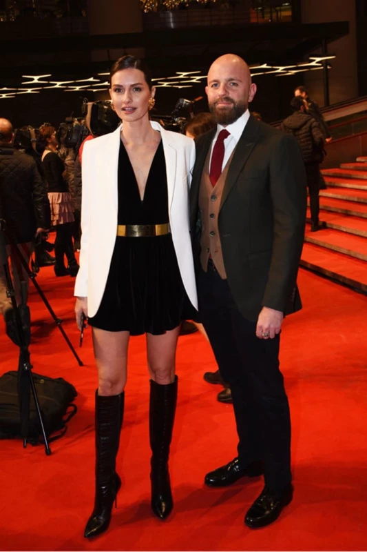 Yasemin Ergene Ve İzzet Özilhan
