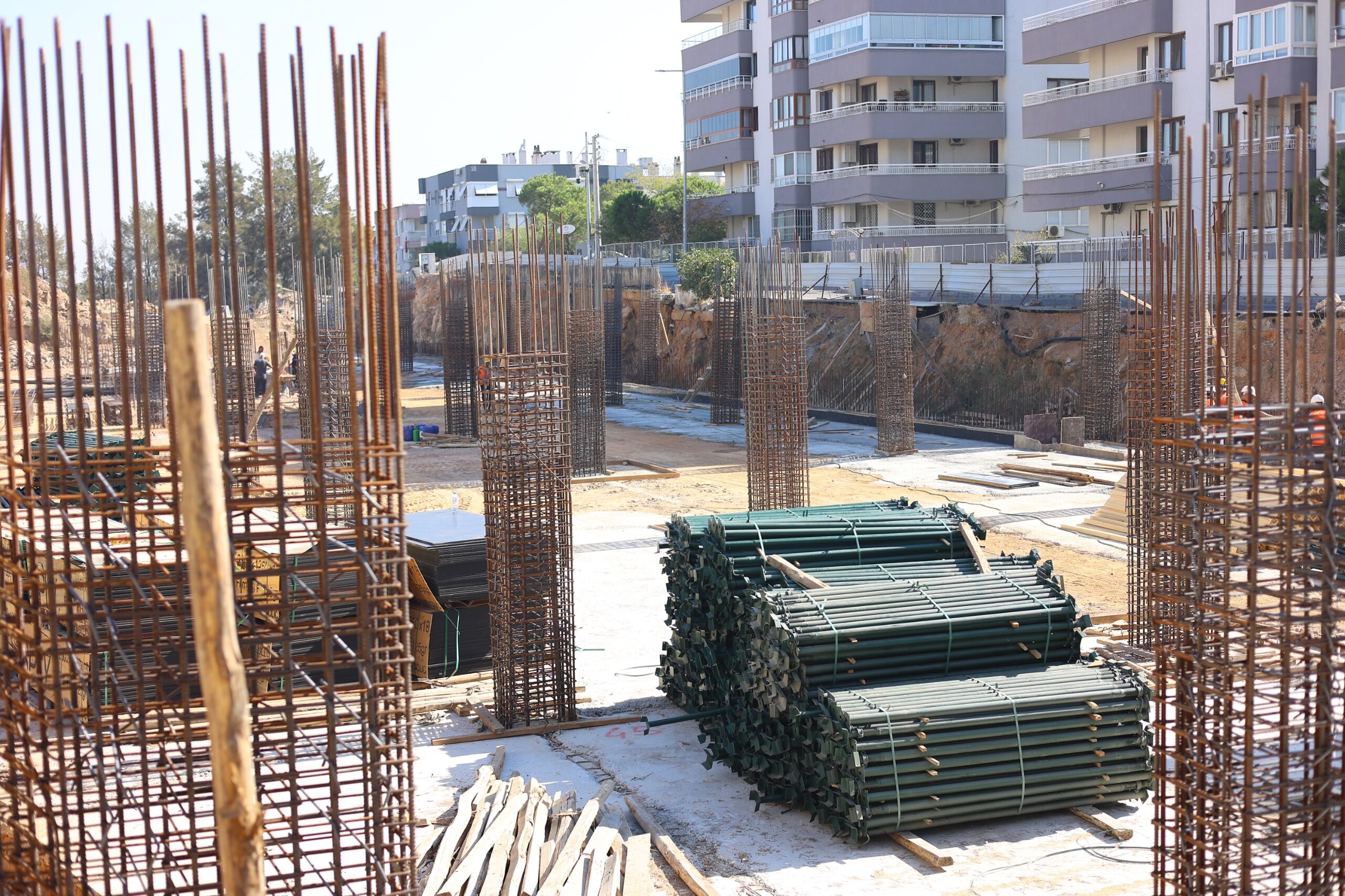 Yeşilyurt Pazaryeri Çalışmalar Hızlı Bir Biçimde Devam Ediyor (3)