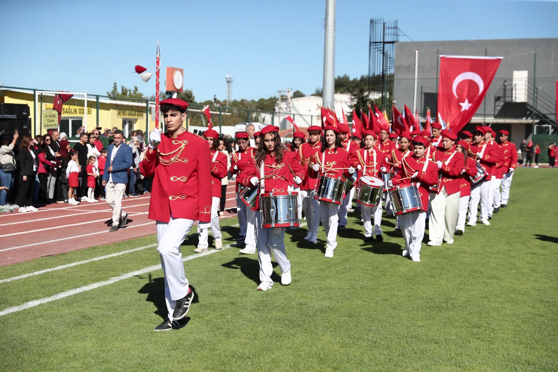 2 Aliağa Atatürk Stadyumunda Cumhuriyet Coşkusu